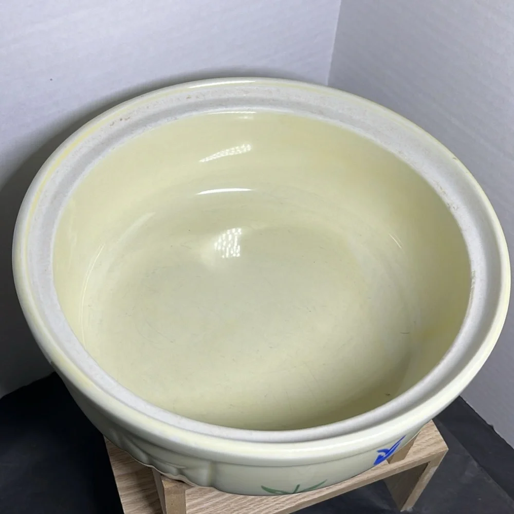 Vintage Hall’s Superior Quality Kitchenware Covered Casserole Piggly Wiggly